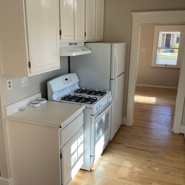 Photo - 272 S Grand St