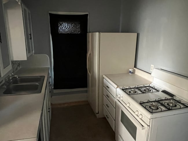 Photo - 2026 S Spring St