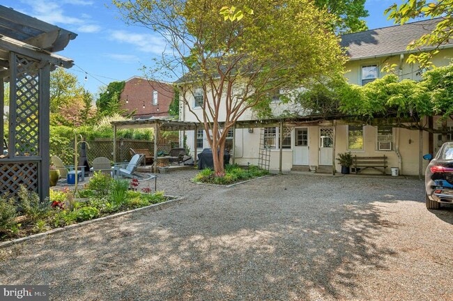 Building Photo - 184 E Willow Grove Ave Unit 1E