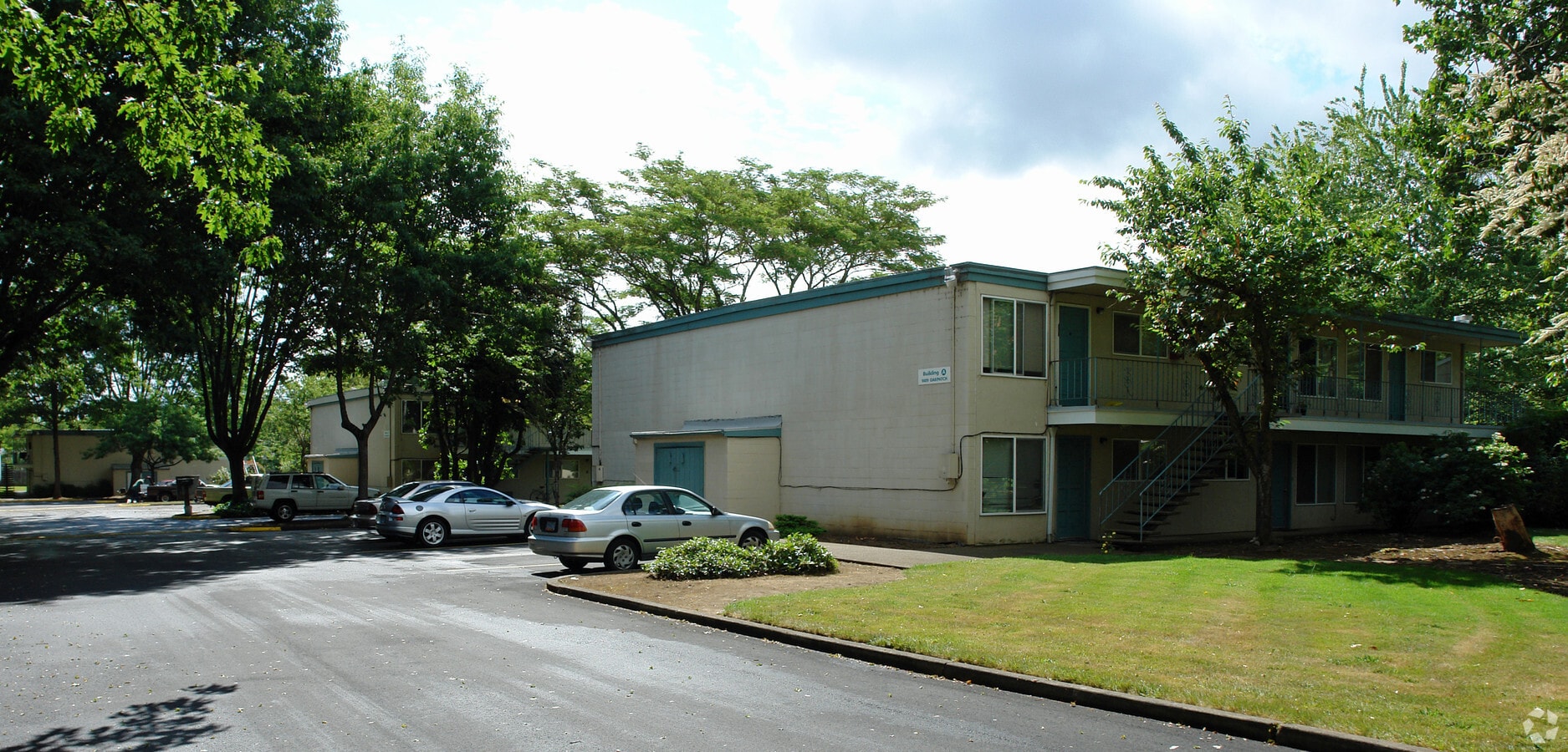 West Oaks Apartments - West Oaks Apartments