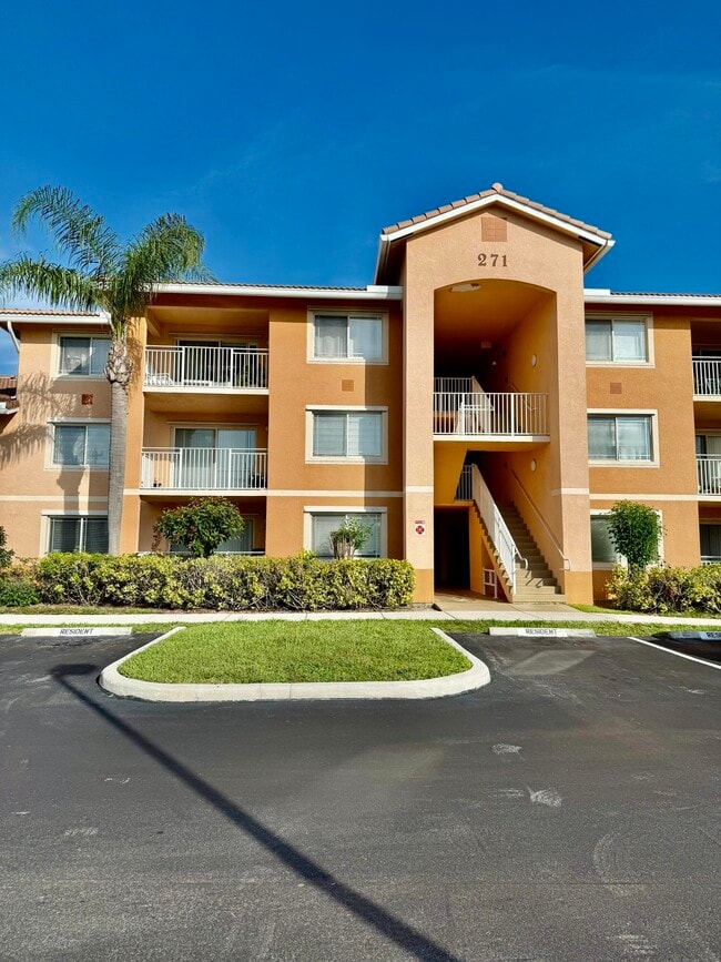 Photo - 271 SW Palm Dr Unit 304