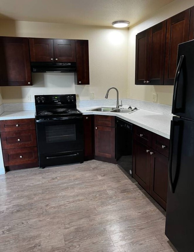 Photo - Alderbury Cove Apartments