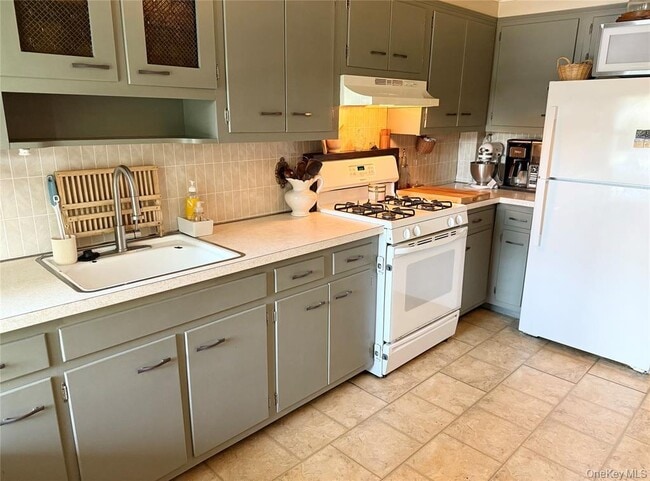 Photo - 26 Rollstone Ave Unit #1 Lower Level