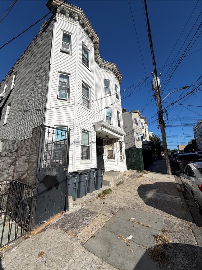 Photo - 47 Cliff St Unit 3N