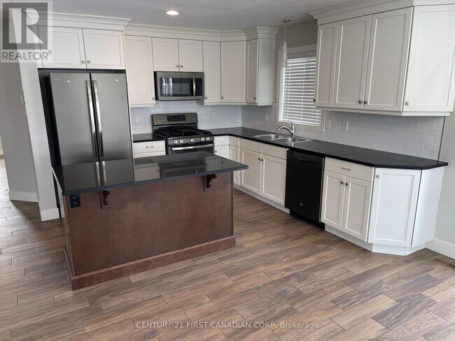 Photo - 101 Middlesex Dr