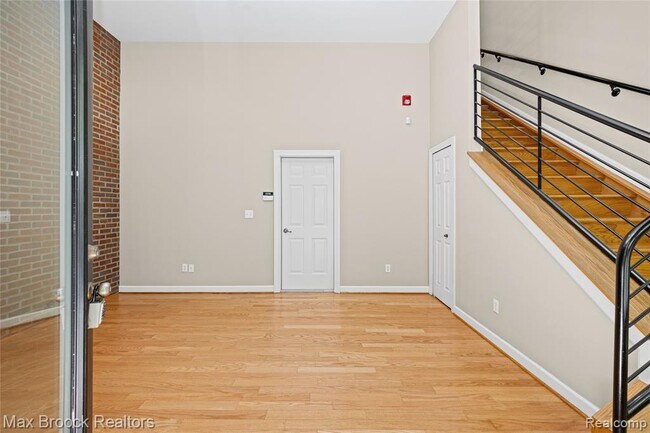 Photo - 420 Lewis Ct