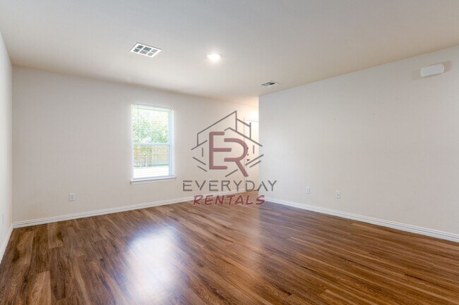 Photo - 3203 Jason Cove