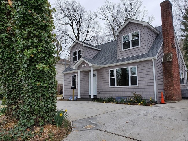 Building Photo - 128 Bayville Ave