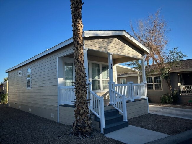 Building Photo - 1601 S Sandhill Rd