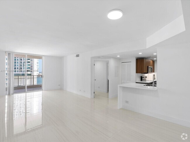 Building Photo - 701 Brickell Key Rental