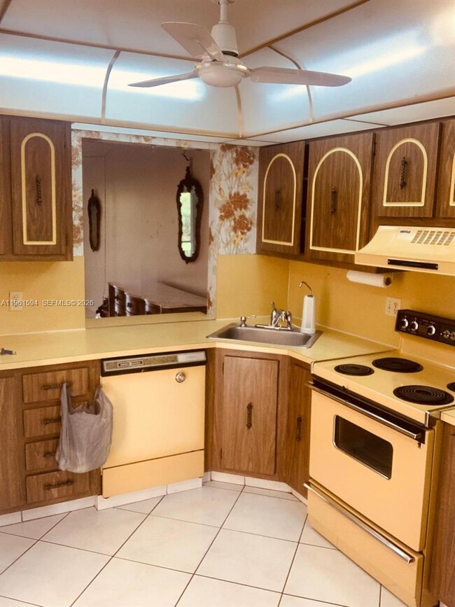 Photo - 8515 Sunrise Lakes Blvd Unit 206