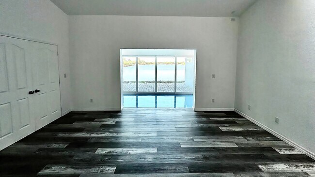 Photo - 546 SE 5th Ave