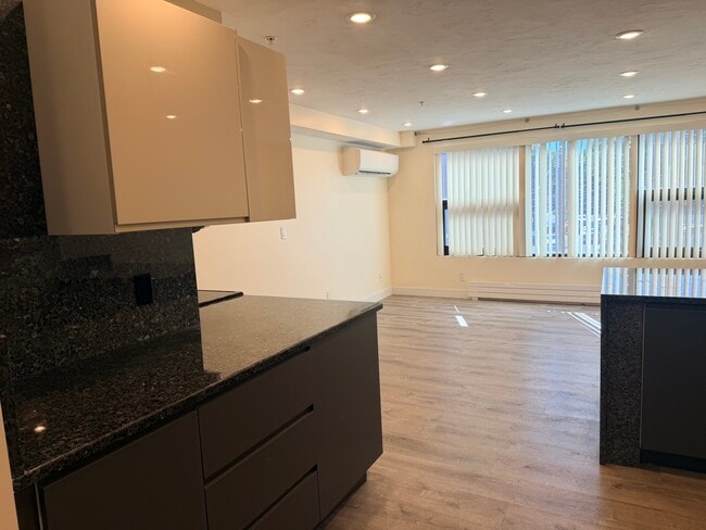 1028 Commonwealth Ave Unit 206