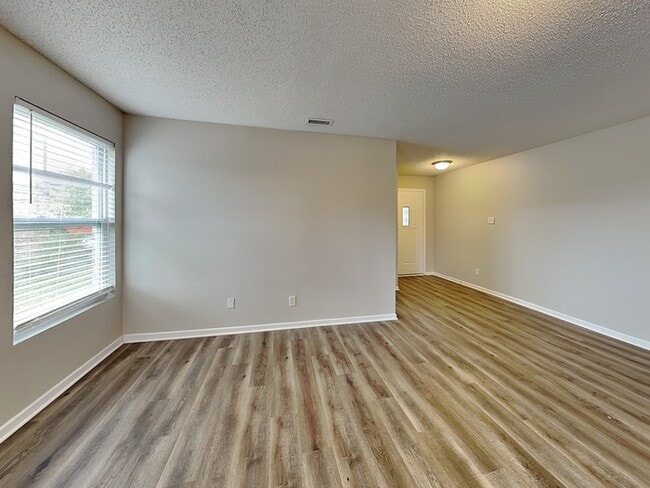 Photo - 7938 Hydrangea Ct