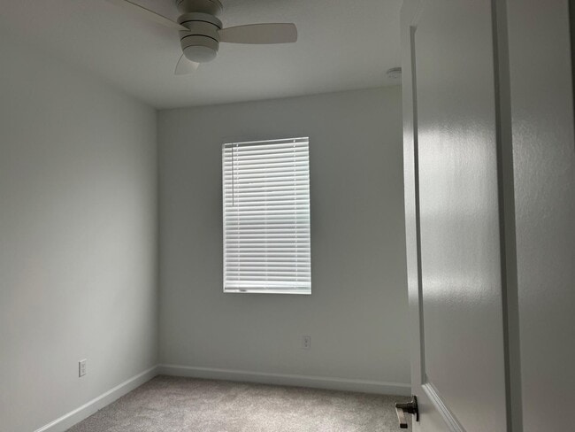 Photo - 4663 Hollister Ave