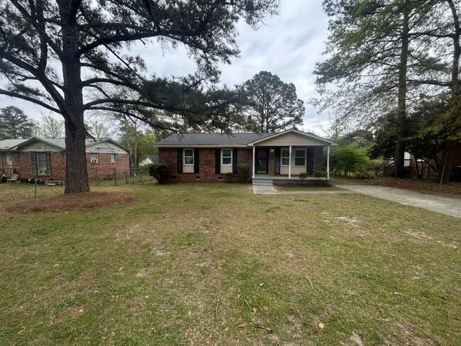 Photo - 4BR Home Minutes from Downtown & Fort Jackson