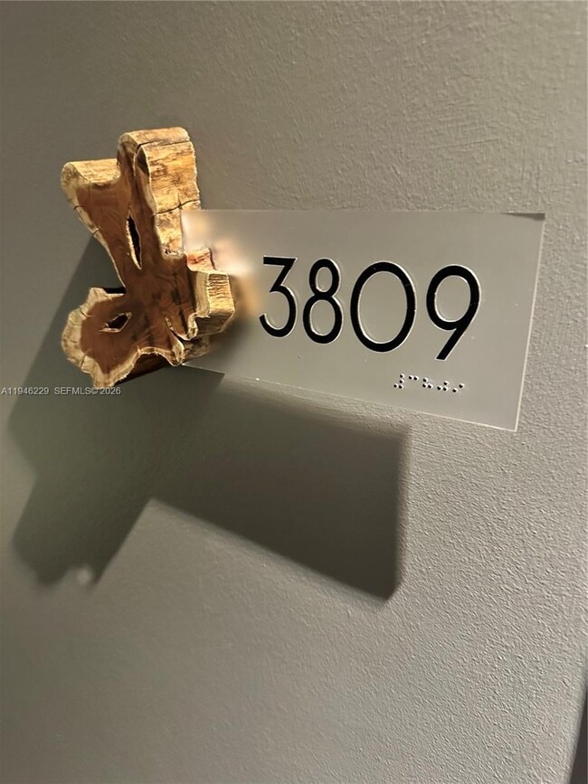 Building Photo - 1010 Brickell Ave Unit 3809