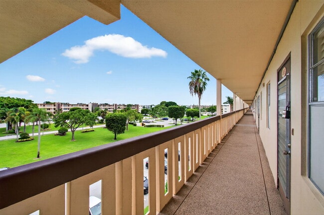 Photo - 4003 Wolverton E