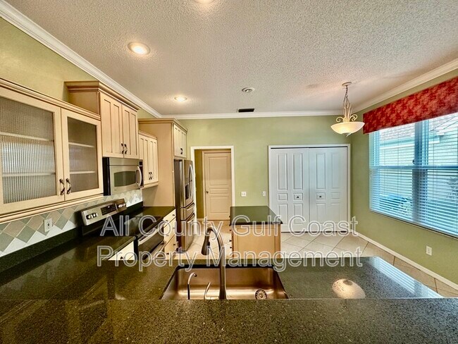 Photo - 419 Mayfair Dr