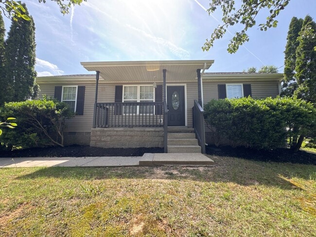 Building Photo - Beautifully Updated 3BR Home with Spacious Backyard & Easy Interstate Access