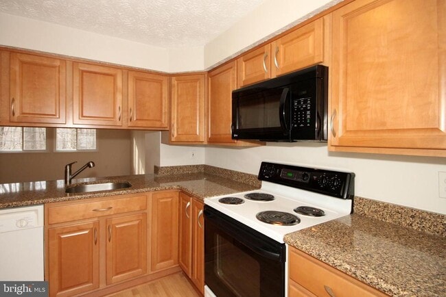 Photo - 8032 Grandview Ct