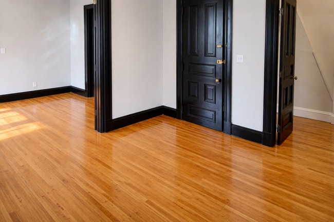 Photo - 283 Front Ave