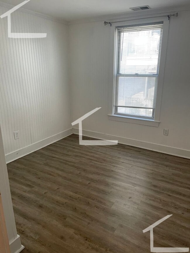 Photo - 9/1 Renovated 4BR/1.5BA w/laundry in unit, AC, near Castle Is!