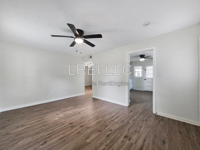 1625 Clara Ave