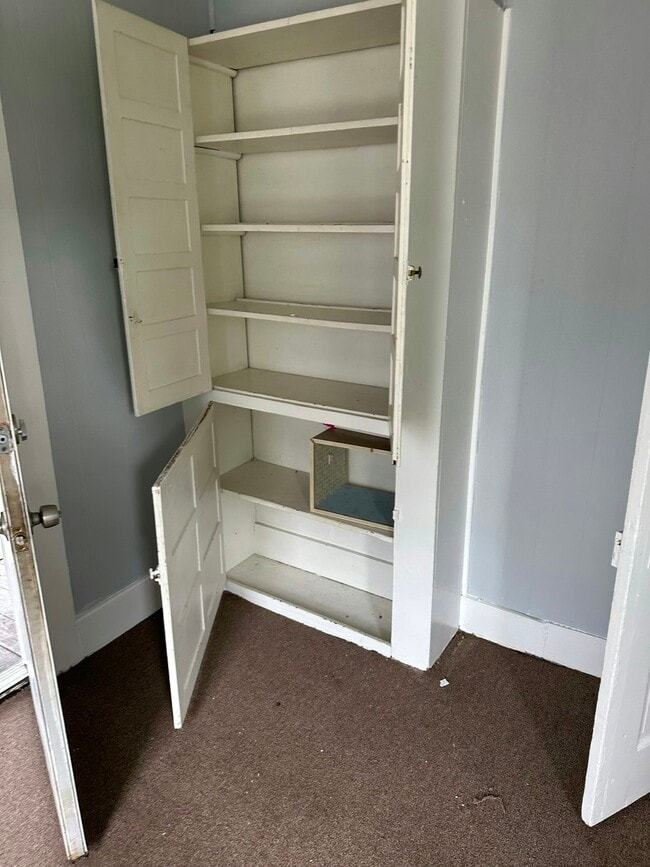 Photo - 359 Ellerman St