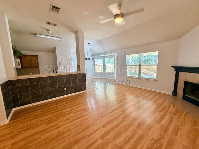 Photo - 1517 Hawk Dr
