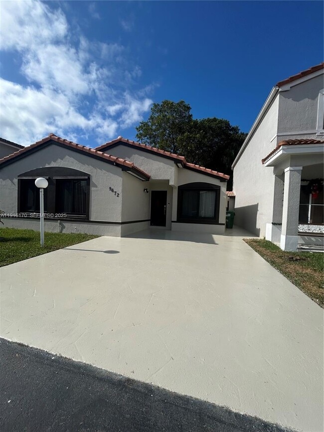 Building Photo - 9672 SW 166th Ct