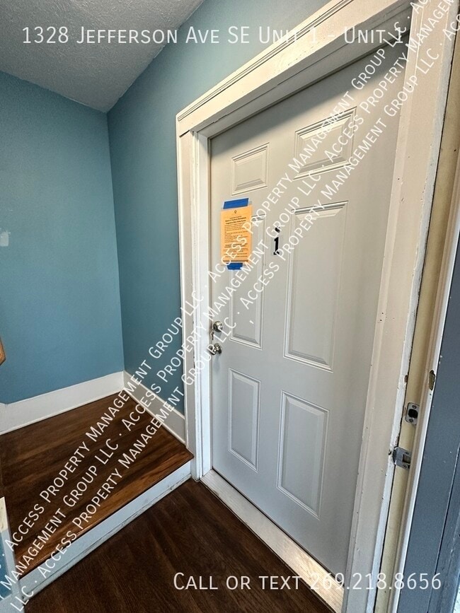 Photo - 1328 Jefferson Ave SE Unidad 1