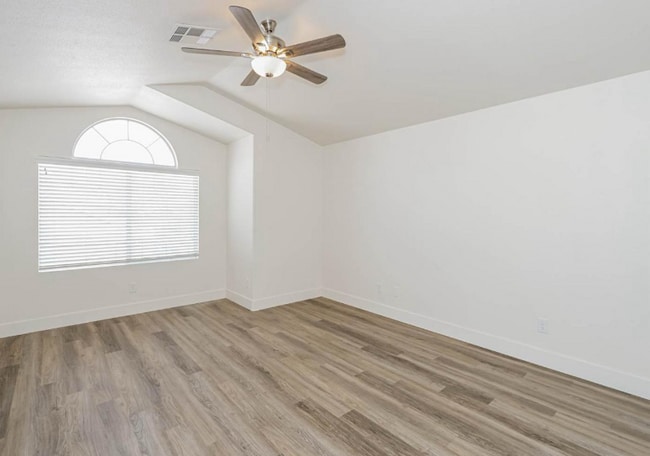 Building Photo - 8141 Shoreham St Rental