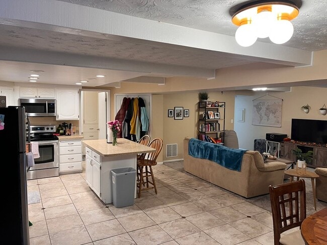 Photo - 795 E 350 N