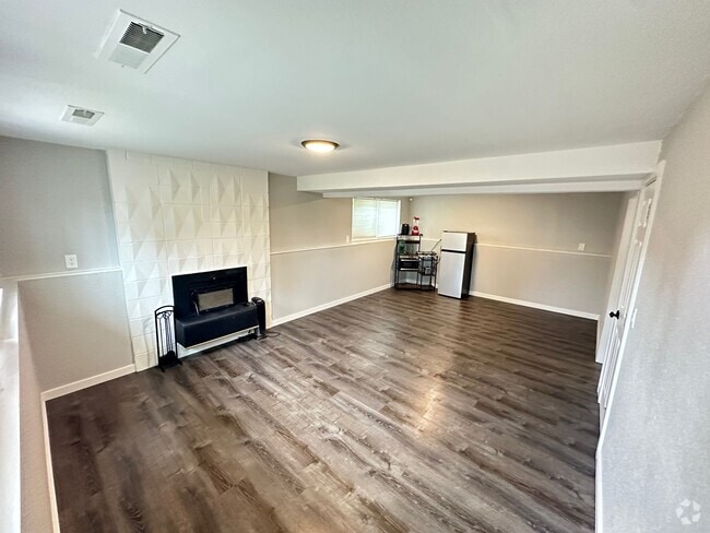 Building Photo - 6617 E Grandview Ave Unit Downstairs Rental