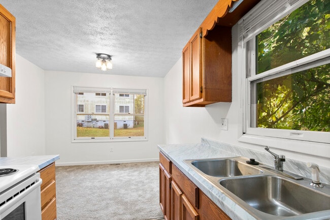 Building Photo - 3 W Rosecrest St Unit 3D