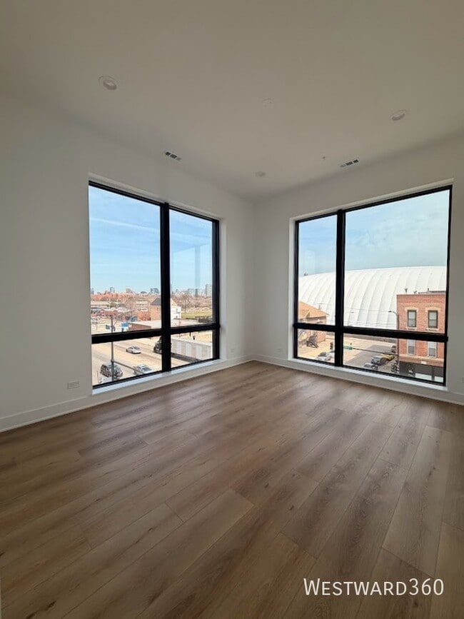 Photo - 1320 S Ashland Ave Unit 401