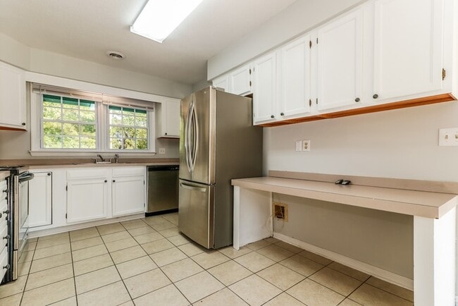 Photo - 213 Berkshire Dr