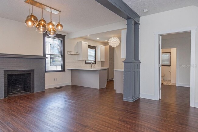 Photo - 210 Luella Ct