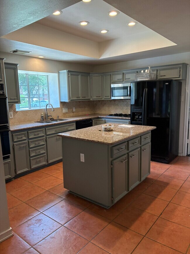 Photo - 4635 Meadow Green Dr