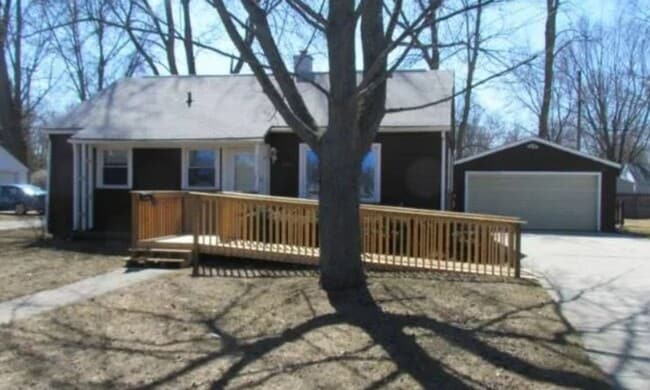 Building Photo - 1120 E Sugnet Rd Rental