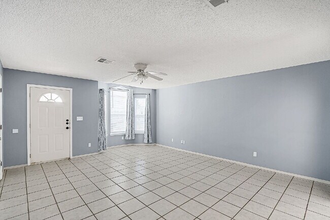 Photo - "Charming 3-Bedroom Home in El Paso with Spacious Living Areas – 1251 Sq Ft of Comfort!"