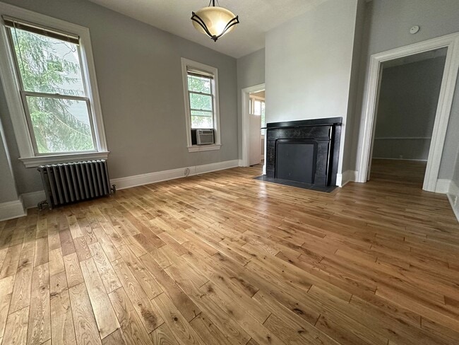 Photo - 355 Lehigh Ave Unidad 355 Lehigh Ave. #1