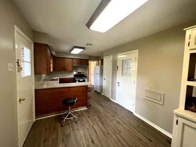 Photo - 703 Camellia Dr