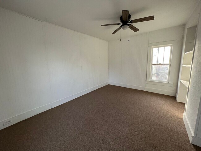 Photo - 844-MF2-E Unit D