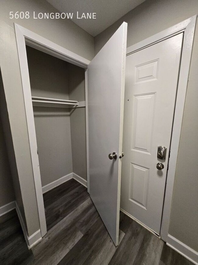 Photo - 5608 Longbow Ln