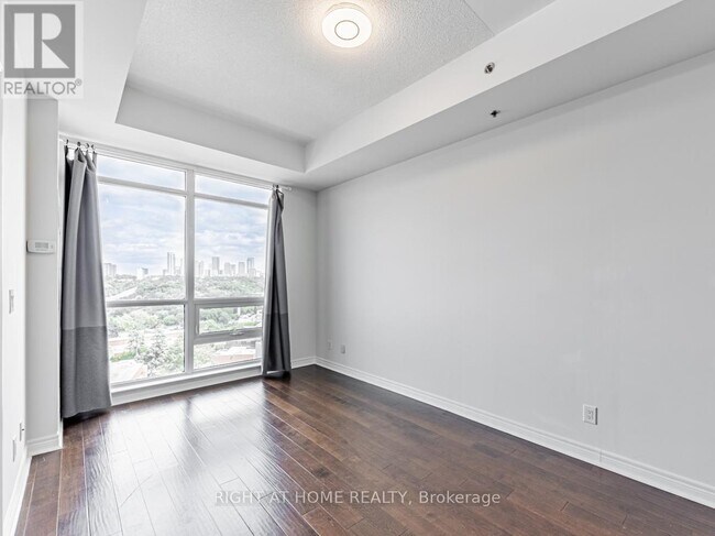 Photo - 2756 Old Leslie St Unit 1008