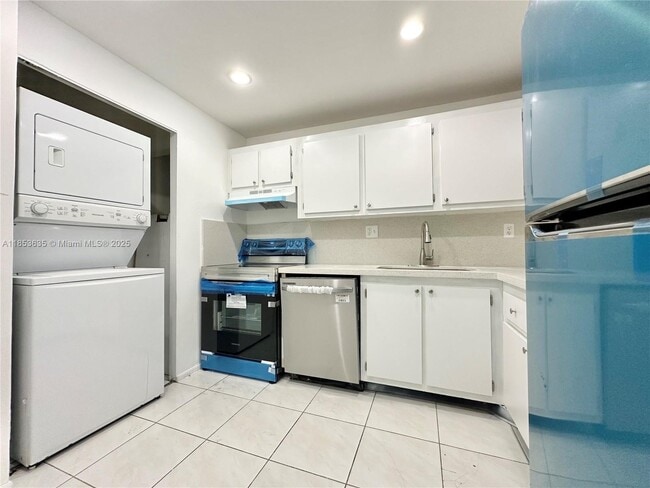 Building Photo - 7900 Fairview Dr Unit 106 Rental