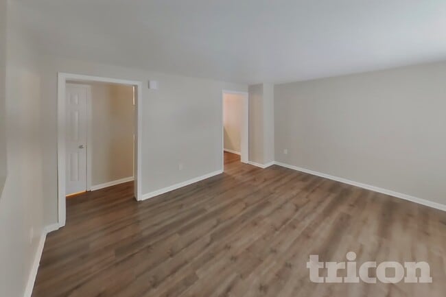 Photo - 13 Craftsman Ct