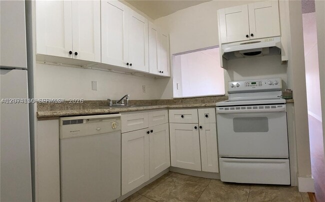 7900 Camino 403 Unit 403